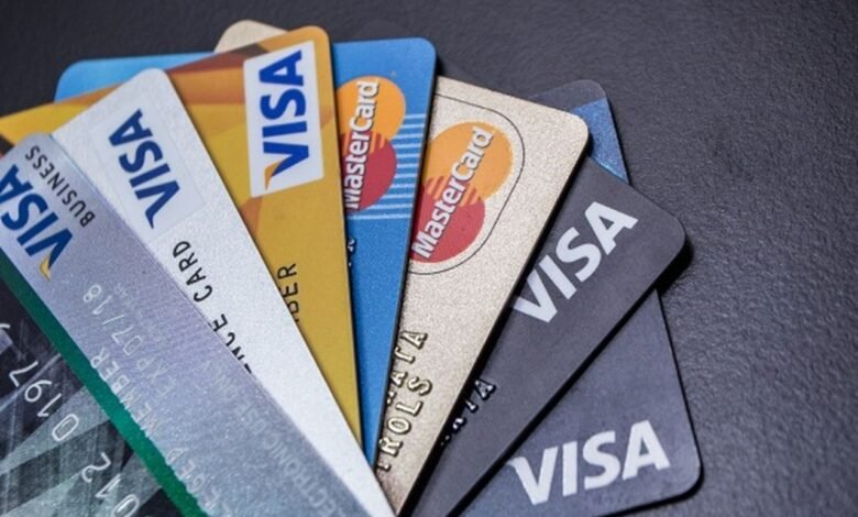Credit Card यूजर्स को झटका: इस बैंक ने कार्ड पर बंद कर दी ये सुविधा Credit Card यूजर्स को झटका: इस बैंक ने कार्ड पर बंद दी ये सुविधा